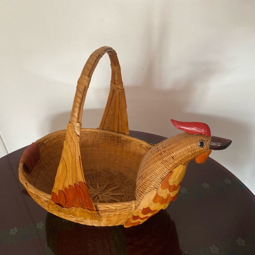 Basket like new, wicker in chicken shape