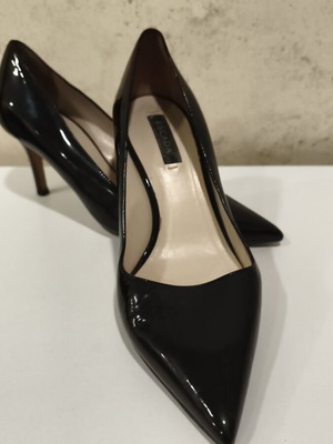 Black patent leather high heel shoes, size 35