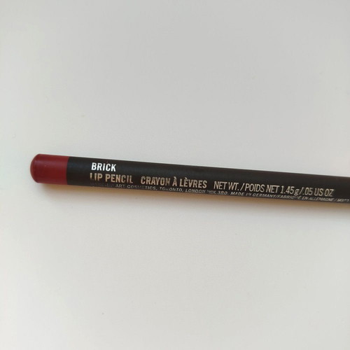 MAC Brick lip pencil like new, red shade