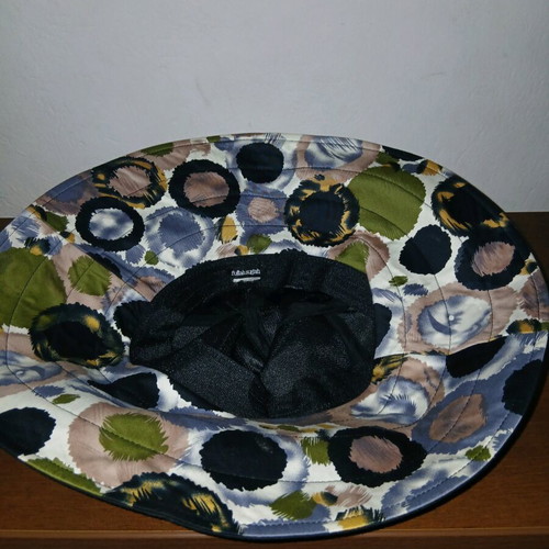 Woman's hat like new