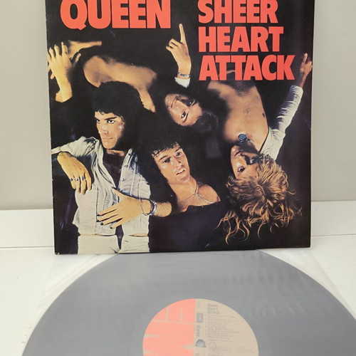 Queen vintage vinyl collection, like new, 7 records