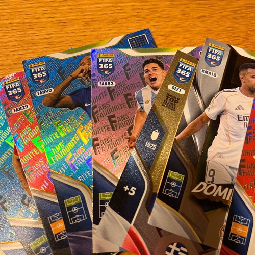 Panini 365 2026 cards like new, pack of 28, blue red fans fav, dominator, badge