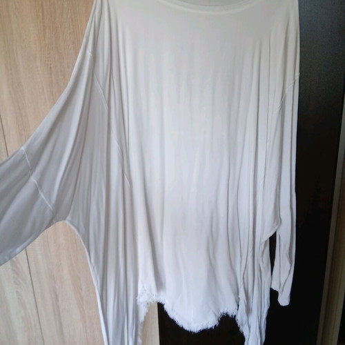 A.L.E. blouse white like new, one size