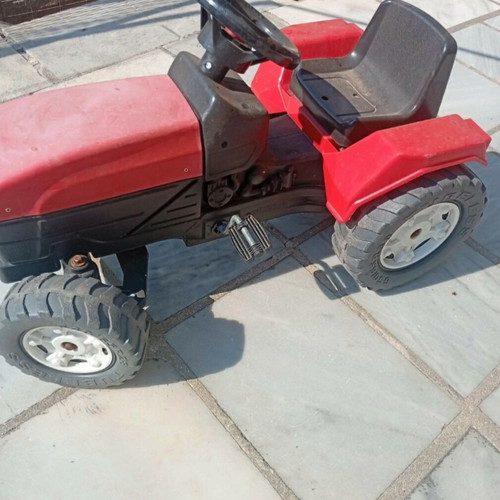 Children's pedal tractor