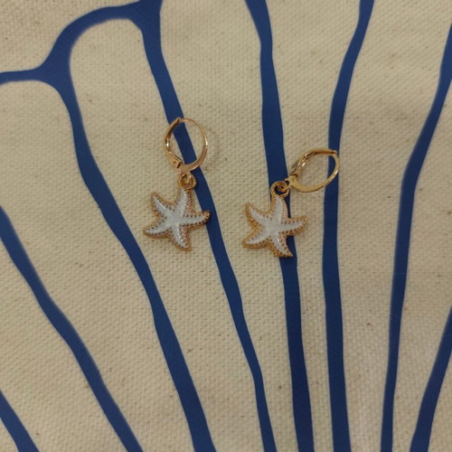 Starfish earrings new, white and gold tone