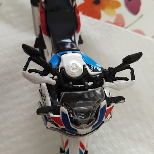 Honda Africa Twin Adventure 1:18 scale metal motorcycle model by Bburago