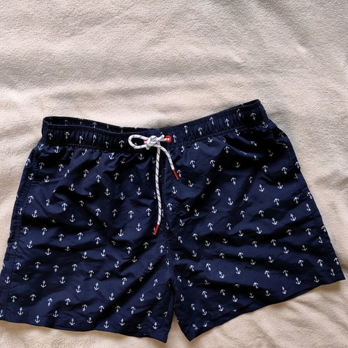 Men's swim shorts like new, elastic waist, pockets, sizes M and L