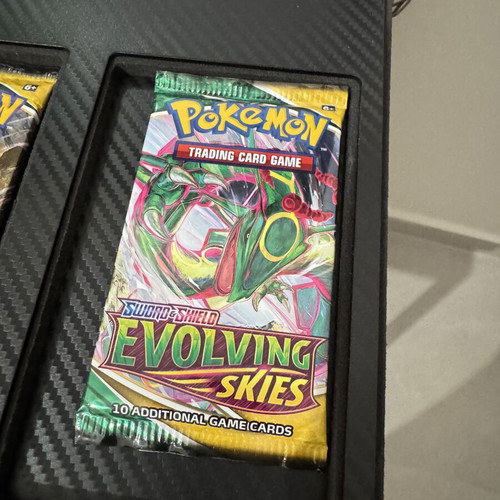 Pokemon Evolving Skies booster new sealed