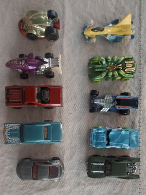 Hot Wheels miniature cars set of 10 like new