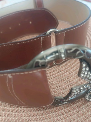Leather belt camel like new, 100cm length with impressive buckle