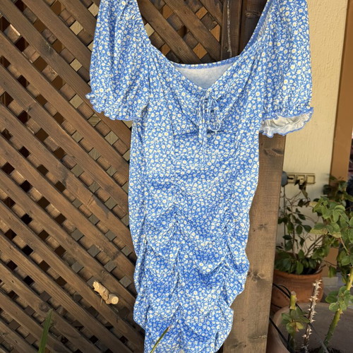 Blue floral dress with ruching new, sizes L-2XL