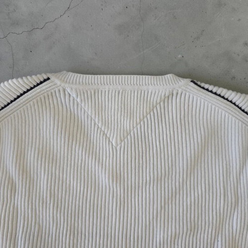 Vintage Tommy Hilfiger V-neck ribbed knit sweater like new, off-white