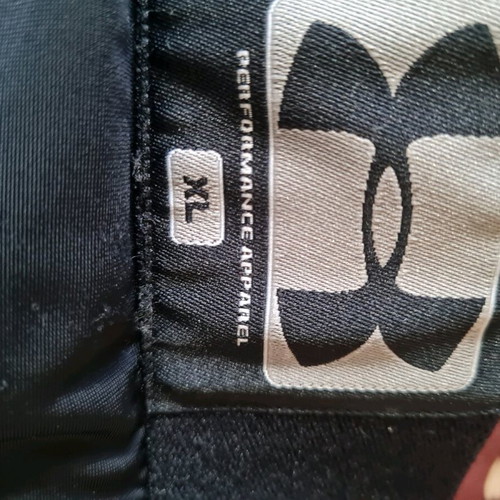 Under Armour cycling shorts like new with padding