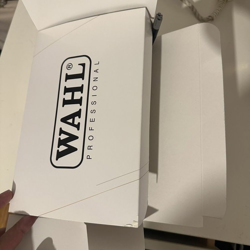 Wahl Magic Clipper like new with charger and guards
