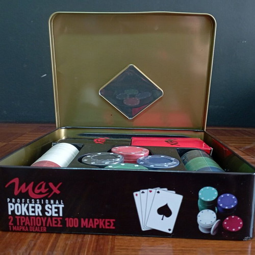 Max Professional XL Poker Set like new with 2 decks and 100 chips