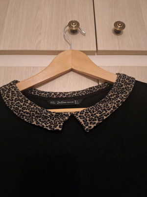 Zara black dress with leopard collar like new, size S