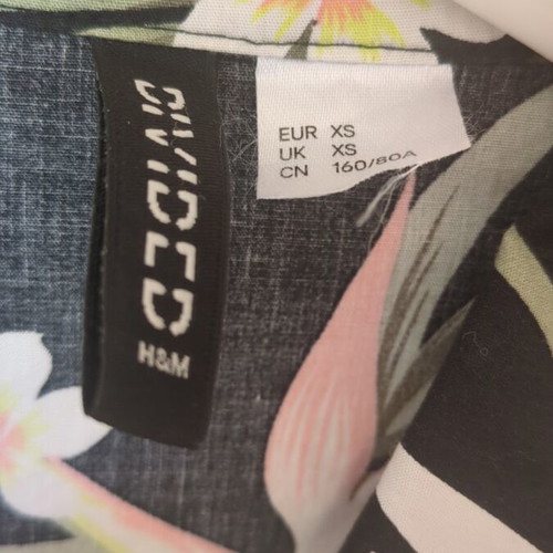 Shirts with tropical plants H&M used, unisex small sizes, set of 2