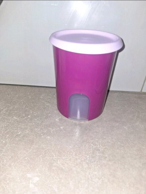 Tupperware container 1.25L new, airtight seal
