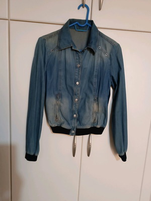 United Colors of Benetton denim jacket like new, blue, size S