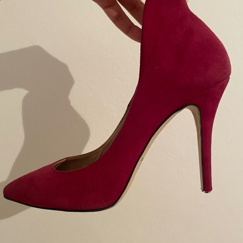 Red velvet pumps used, size 40