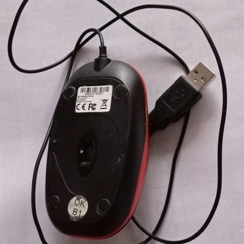 Optical USB mouse like new, compact black and red design