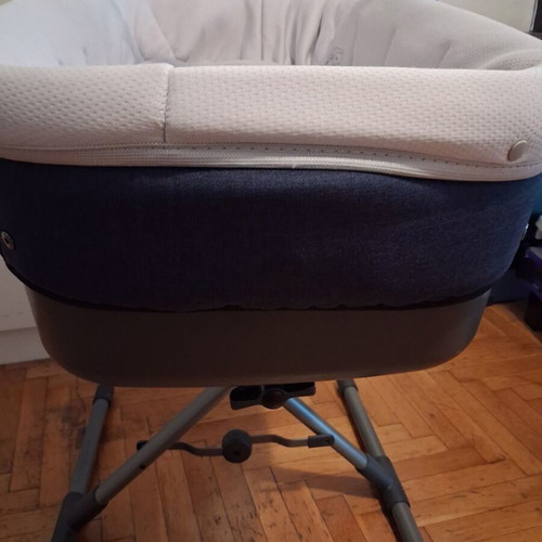 Inglesina baby carrycot egg and stand like new