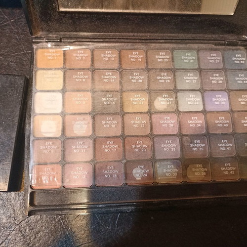 Eyeshadow palettes used, 2 pieces, one large and one small