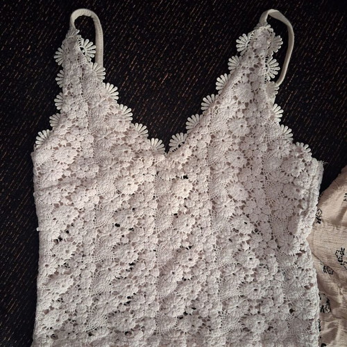 Women's tops used, pack of 2, beige and black