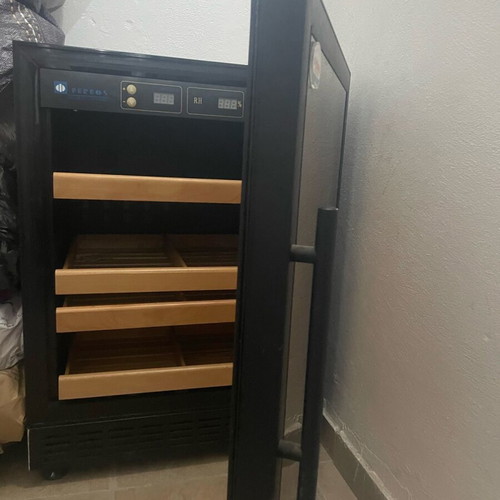 Cigar humidor fridge unused