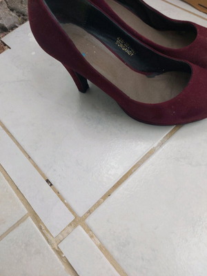 Red pumps used, size 37, very comfortable