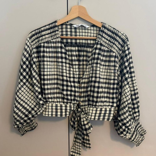 Zara set new, black and white