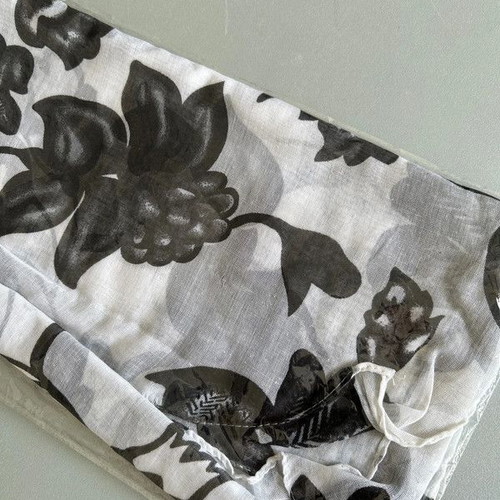 Women's scarf new, white and black