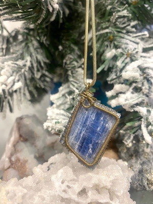 Handmade Brass Pendant with Natural Raw Blue Kyanite new