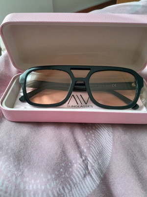 AV Sunglasses with orange-tinted lens and black frame new
