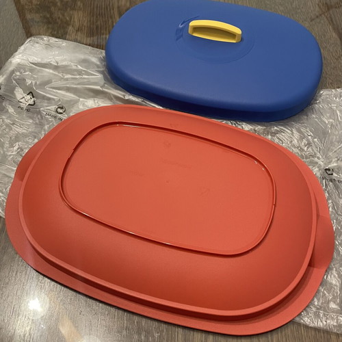 Tupperware serving platter 400 ml, blue and red