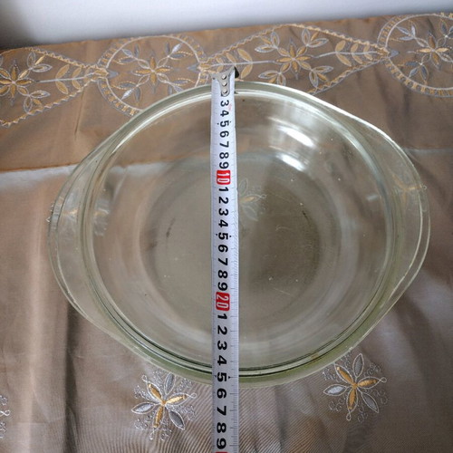 Heat-resistant cookware used, round with handles 30x25x12 cm