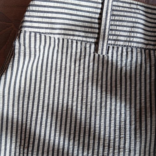 Short skirt like new, white and gray, size S