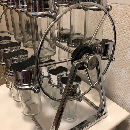 Spice carousel unused with 20 jars, nickel-free material