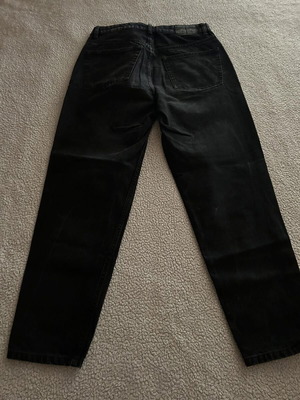 Bershka black denim pants like new, mom's fit, size L