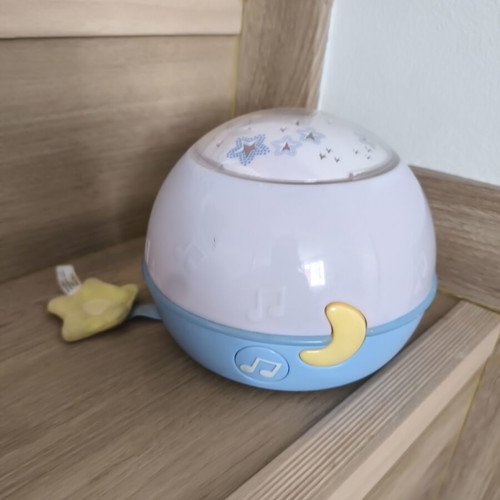 Chicco musical night light with star projector