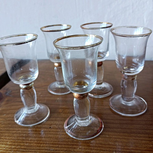 Vintage liqueur glasses like new with box, one glass missing