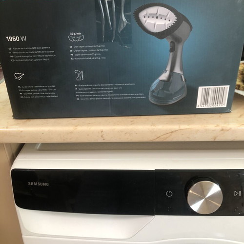Cecotec Vertical Steam Iron brand new with damaged packaging