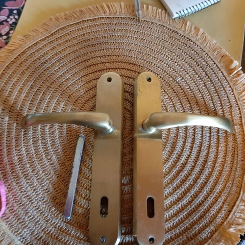 Large bronze door handle used, dimensions 22x3.5