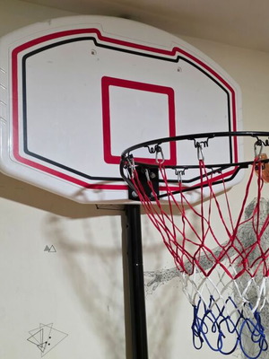 Adjustable Basketball Hoop 245–305cm for Indoor and Outdoor Use, Like New
