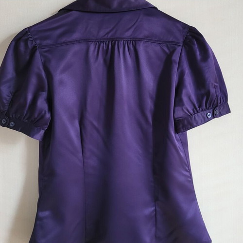 Purple satin shirt H&M with short balloon sleeves like new, size M