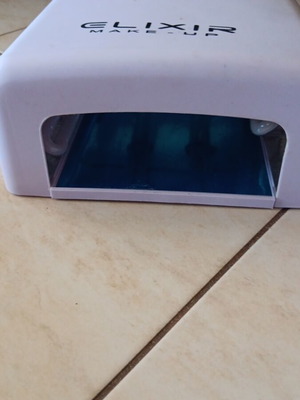 Nail lamp used Elixir Makeup