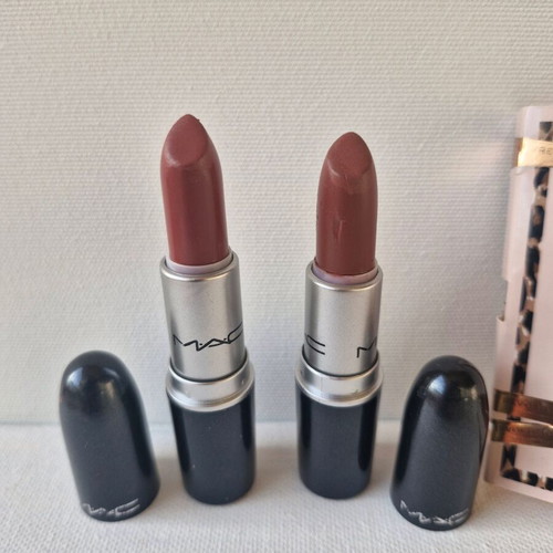 Mac lipsticks and perfume sample like new, set of 2