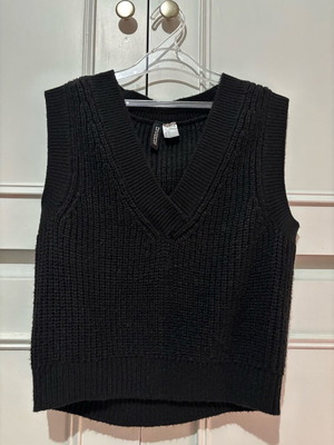 Pullover vest used, black, size small