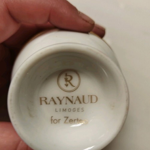 Vintage collectible Raynaud Limoges egg for Zerteo like new