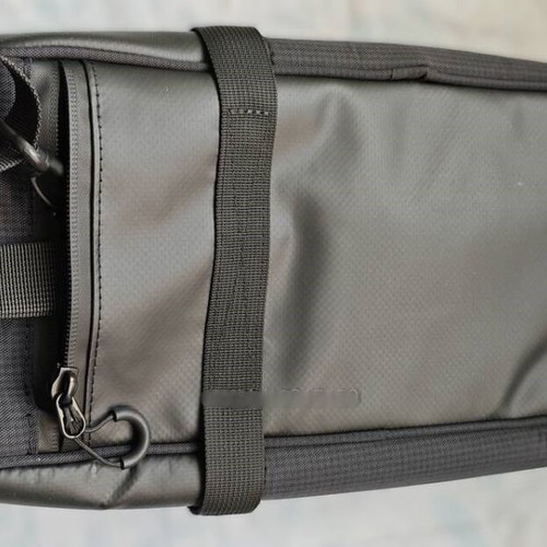 Waterproof bicycle bag 8L with rain cover and free LED bracelets